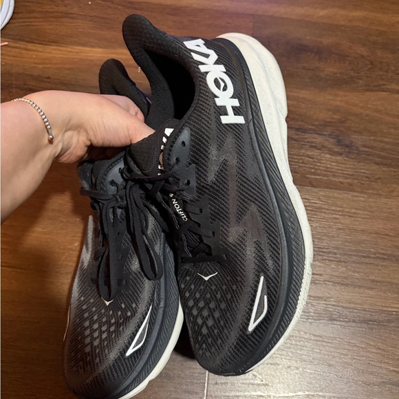 HOKA CLIFTON BLACK / WHITE LACE-UP SNEAKERS 11.5 running active casual $155 - Picture 2 of 7